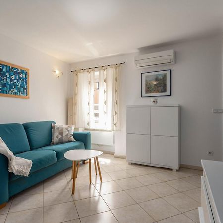 Degrassi Square Apartments (Adults Only) Vrsar Ngoại thất bức ảnh