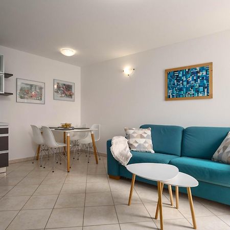 Degrassi Square Apartments (Adults Only) Vrsar Ngoại thất bức ảnh