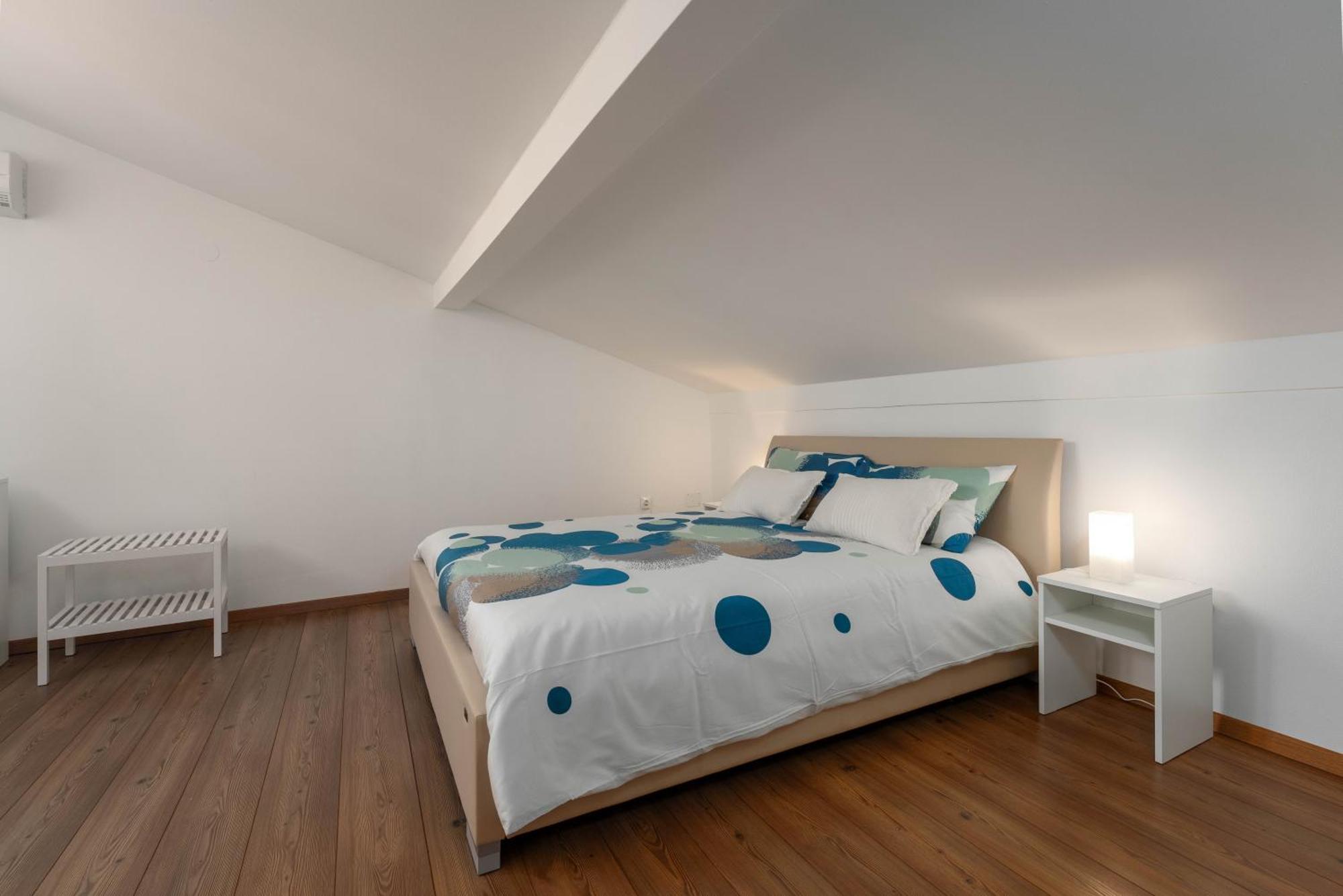 Degrassi Square Apartments (Adults Only) Vrsar Ngoại thất bức ảnh
