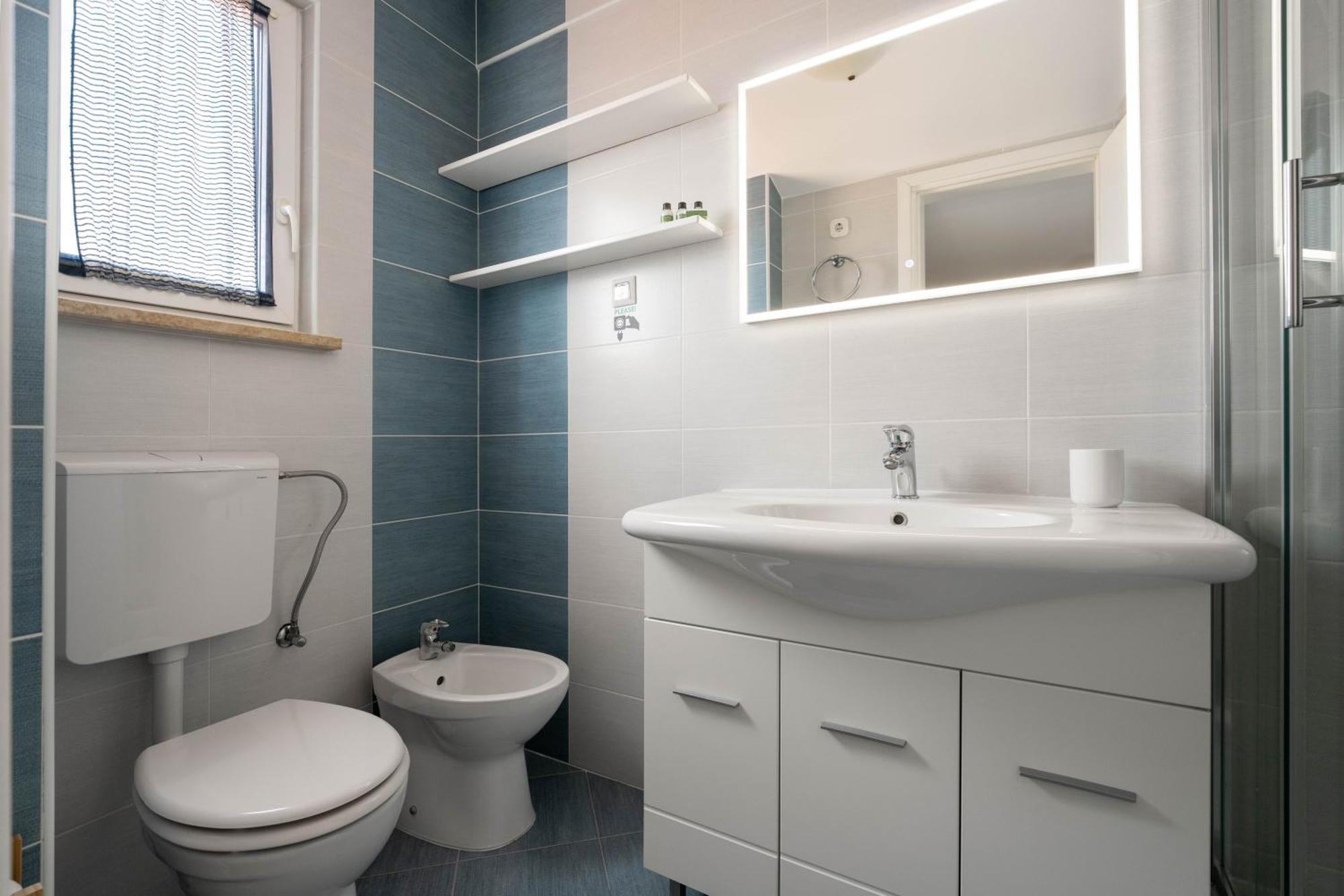 Degrassi Square Apartments (Adults Only) Vrsar Ngoại thất bức ảnh