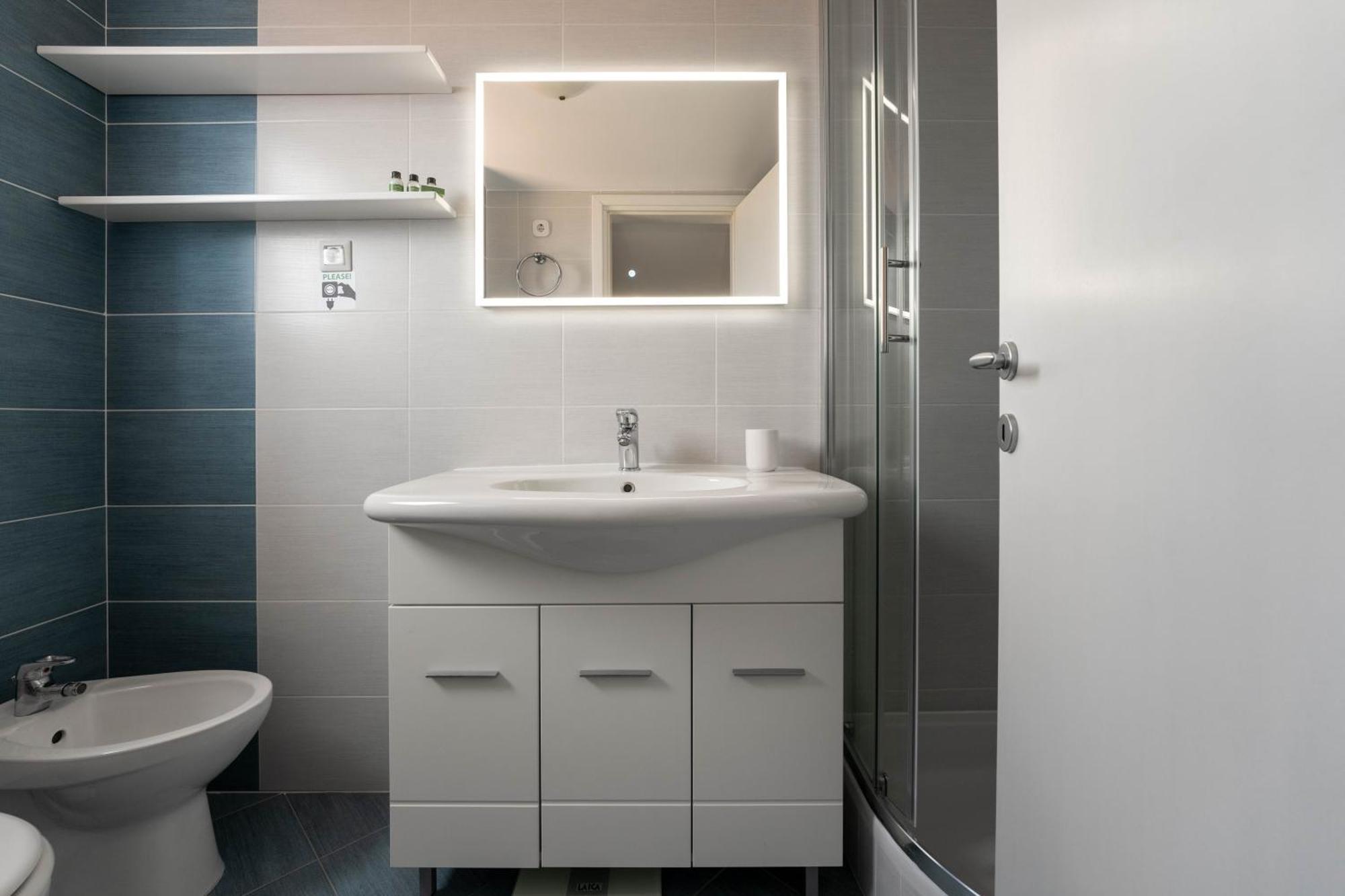 Degrassi Square Apartments (Adults Only) Vrsar Ngoại thất bức ảnh