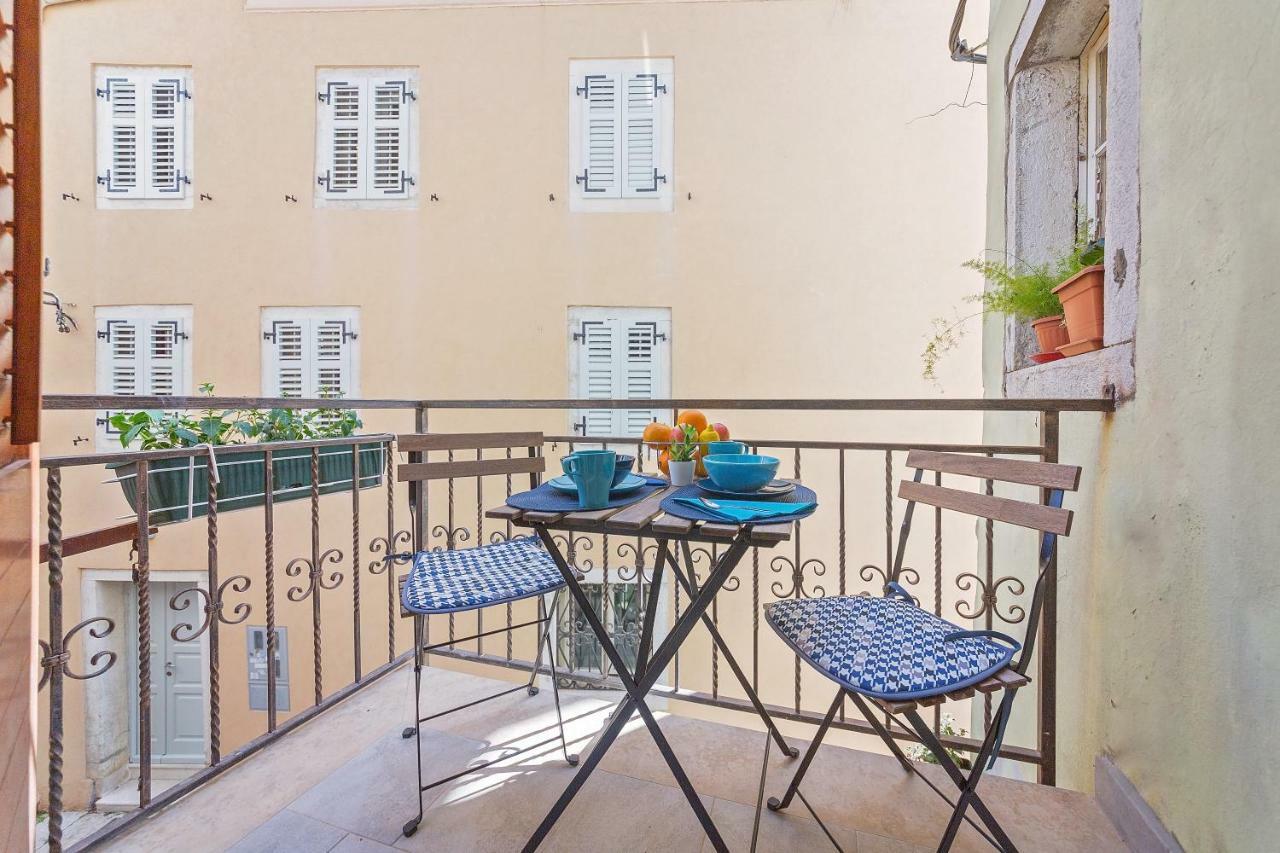 Degrassi Square Apartments (Adults Only) Vrsar Ngoại thất bức ảnh