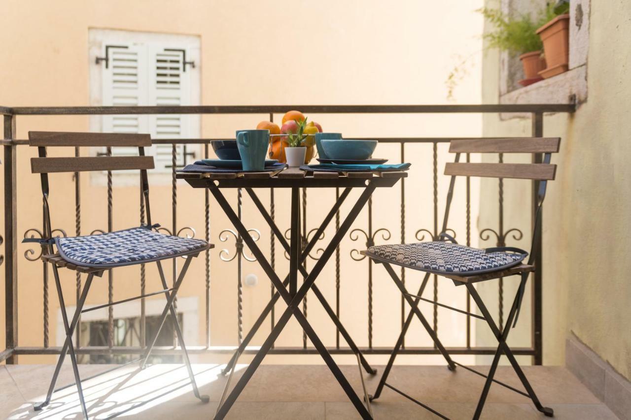 Degrassi Square Apartments (Adults Only) Vrsar Ngoại thất bức ảnh